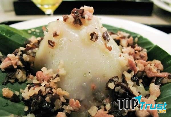 Bánh giò – 7.000đ/chiếc