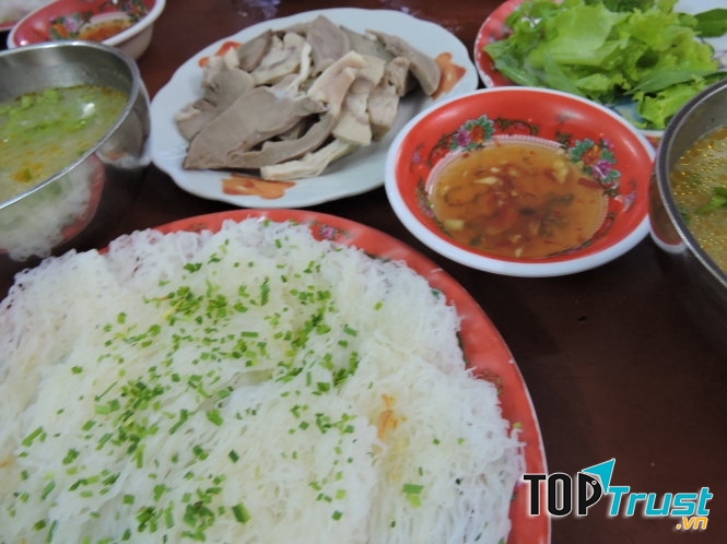 Bánh hỏi cháo lòng Bình Định