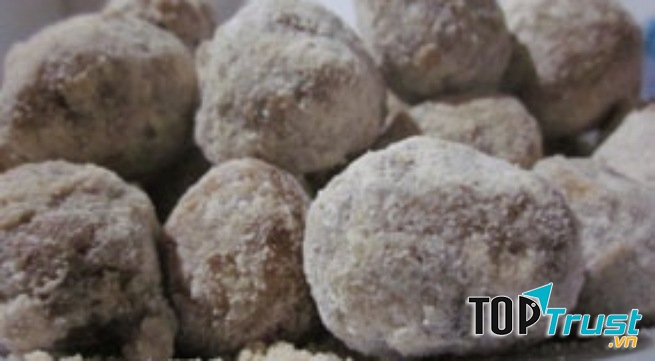 Món bánh hút của người Lục Ngạn