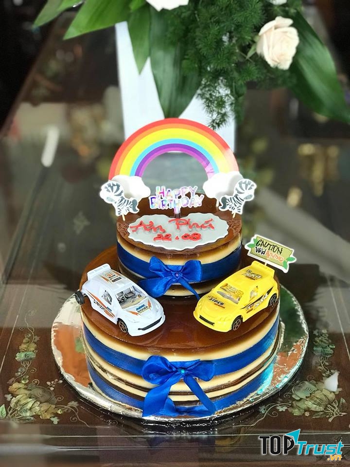 Cửa hàng luôn giữ vững truyền thống về chất lượng sản phẩm với vị bánh gato mềm, xốp thơm béo.