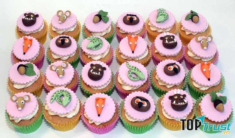 Bánh kem nhiều màu