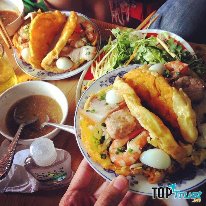 Bánh khoái Lạc Thiện là quán bánh gia truyền 5 thế hệ