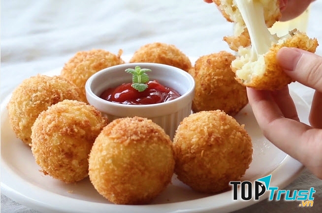 Bánh khoai tây phô mai chiên
