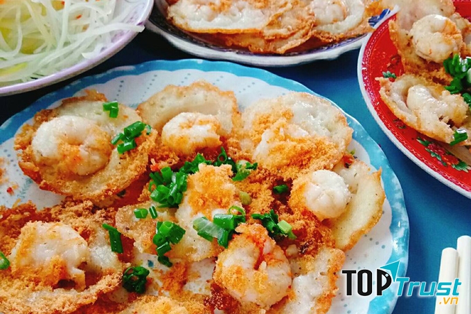 Bánh khọt nhân tôm