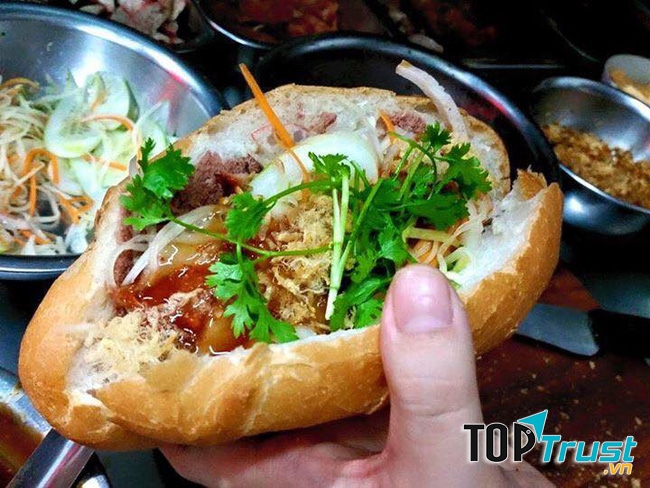 Bánh mì 38 Đinh Liệt