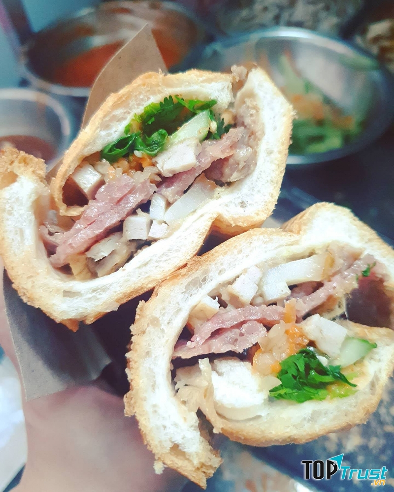 Bánh mì 38 Đinh Liệt