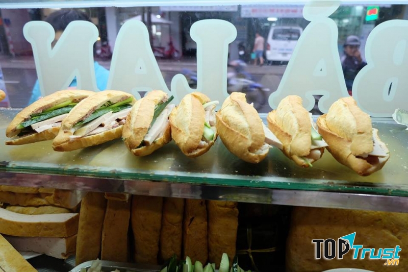 Bánh Mỳ Bà Lan - 62 Trưng Nữ Vương Đà Nẵng