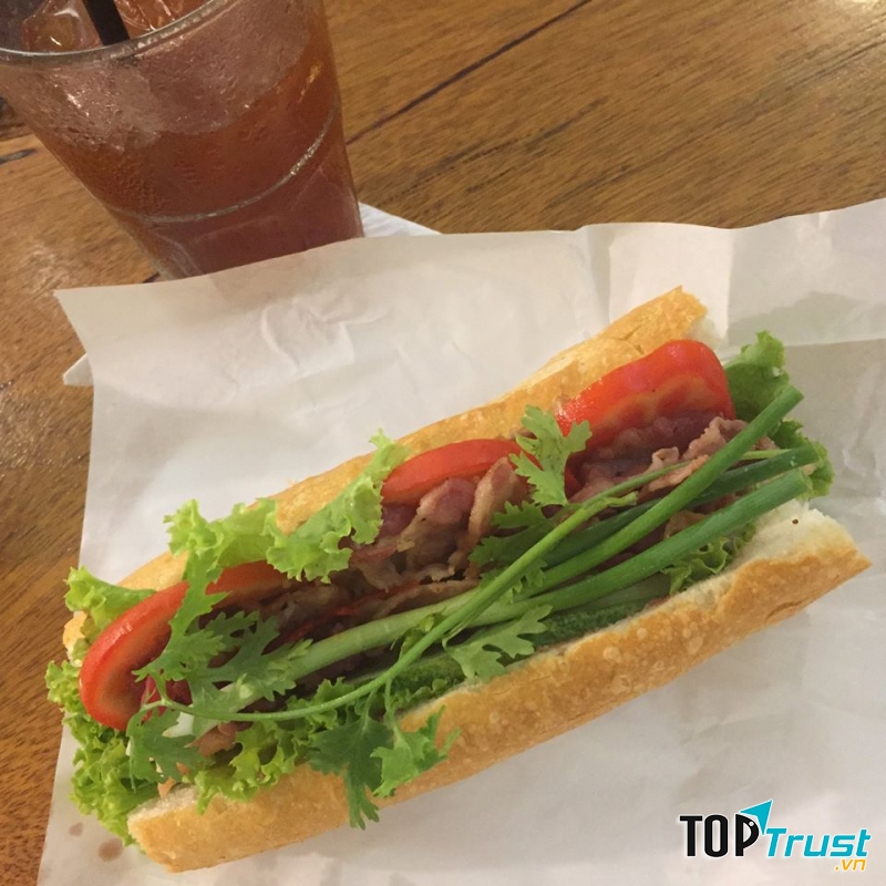 Bánh mì bì tại hẻm 150 Nguyễn Trãi Q1
