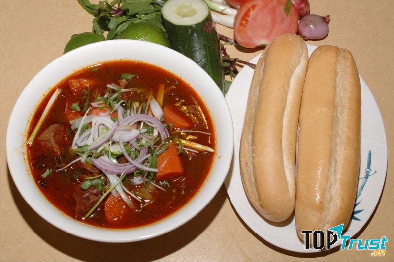 Bánh mì bò kho Nha Trang