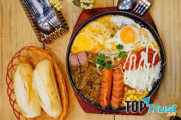 Bánh mì chảo ở đây đơn giản nhưng không hề đơn điệu
