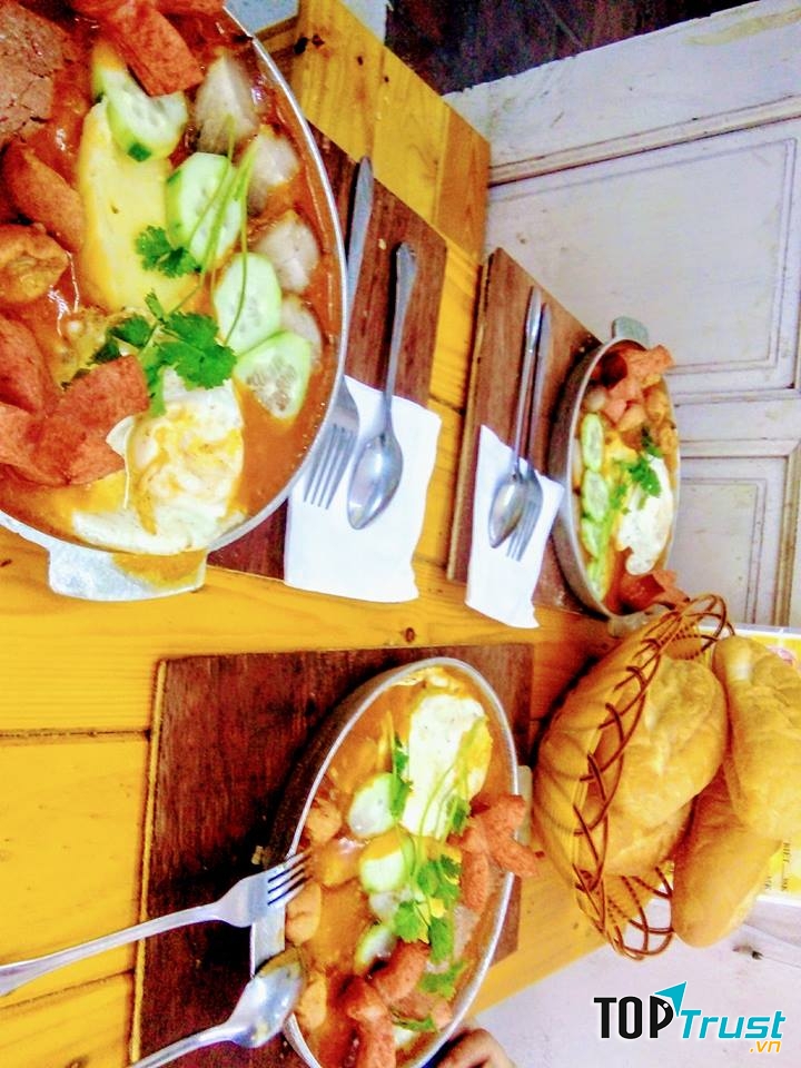 Bánh Mì Chảo Học Viện
