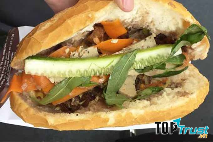 Bánh mì chay Út Hậu Miền Tây