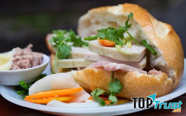 Bánh mì Chín Ngón