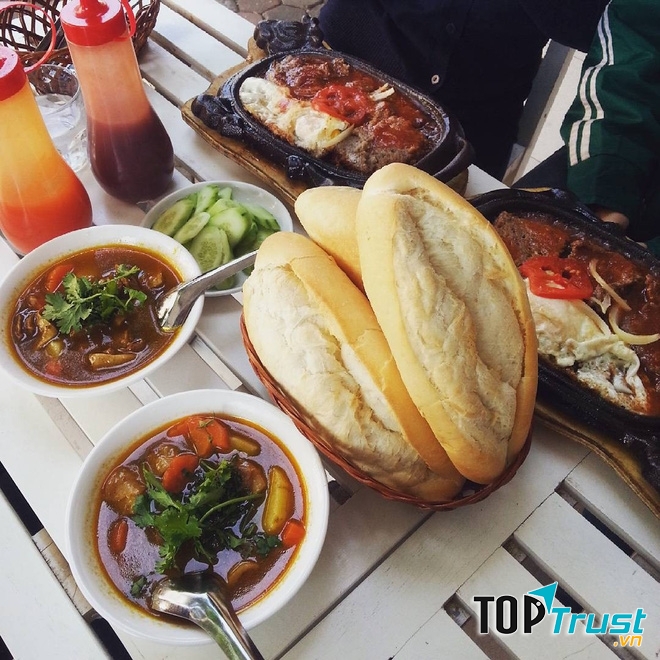 Bánh Mì Cô Nga