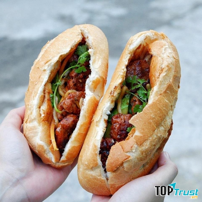 Bánh Mì Hẻm, Lê Văn Hiến