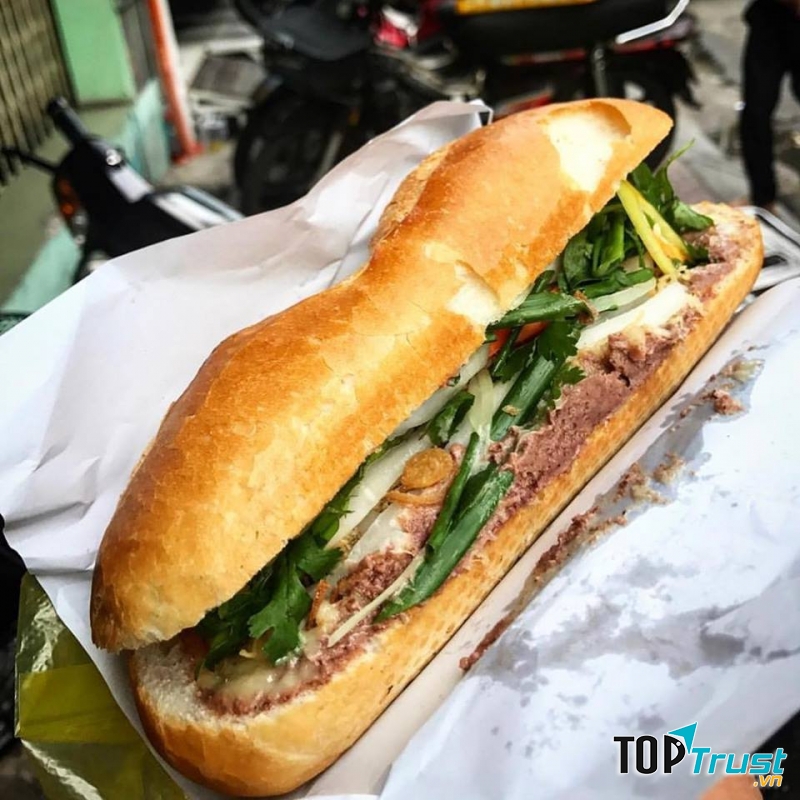 Bánh mì Huỳnh Hoa 26 Lê Thị Riêng, Quận 1