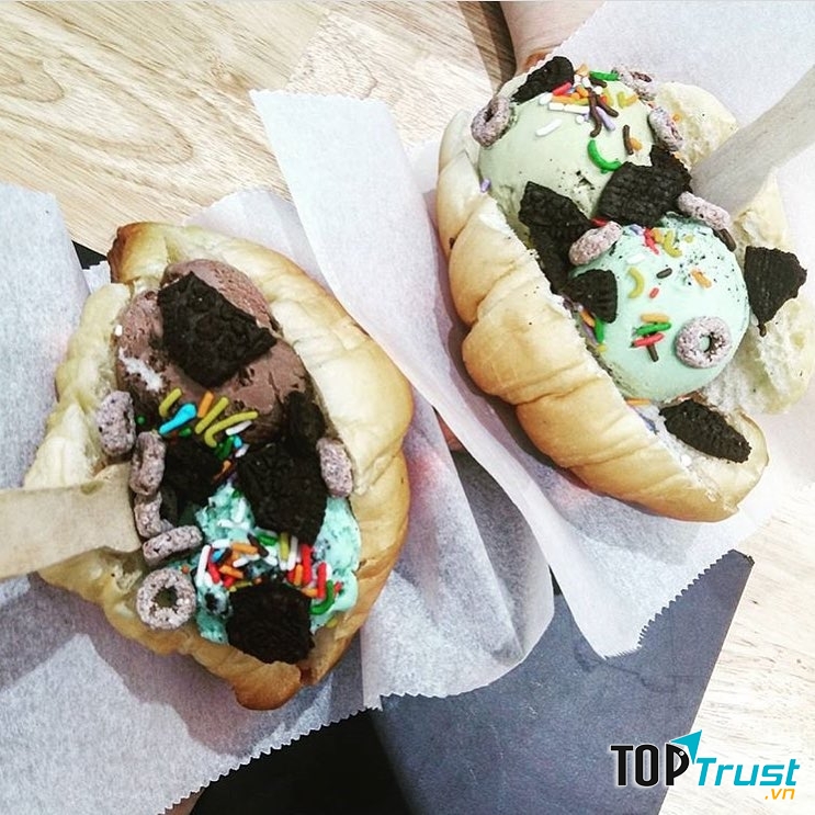 Bánh mì kẹp kem - Peem Ice Cream Xã Đàn