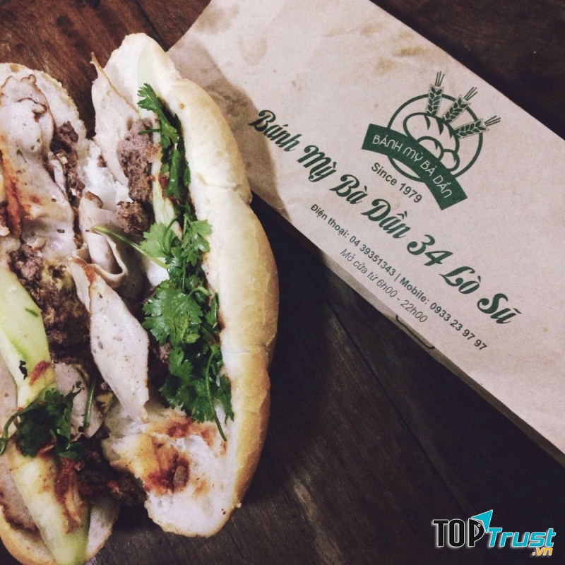 Hương vị thơm ngon của món bánh mì kẹp