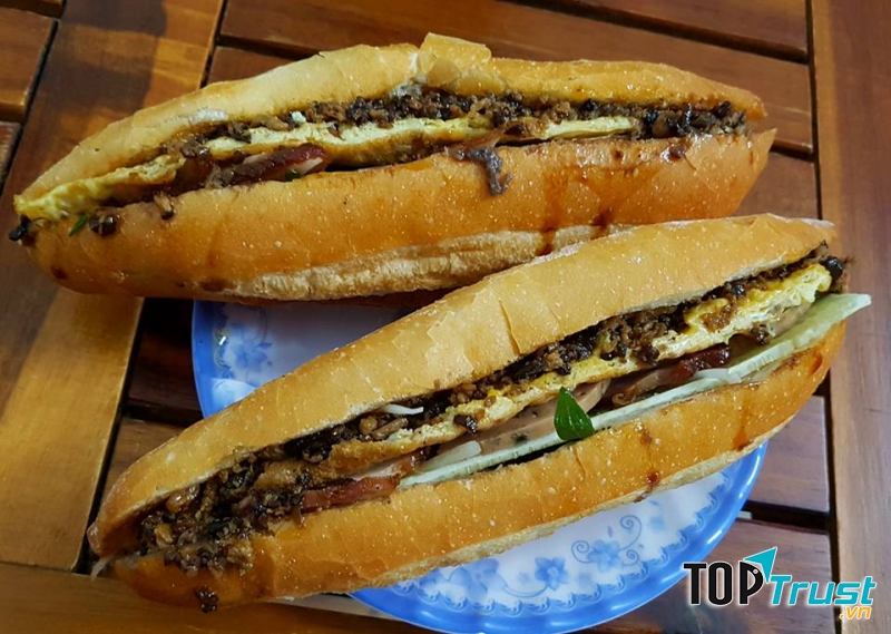 Bánh mì Madam Khánh
