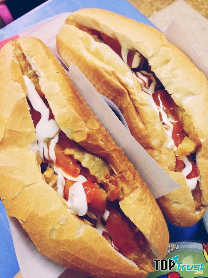 Bánh mì nem khoai Chú Tuấn - Hương Viên