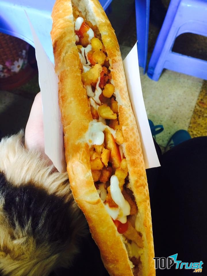 Bánh mì nem khoai Chú Tuấn - Hương Viên