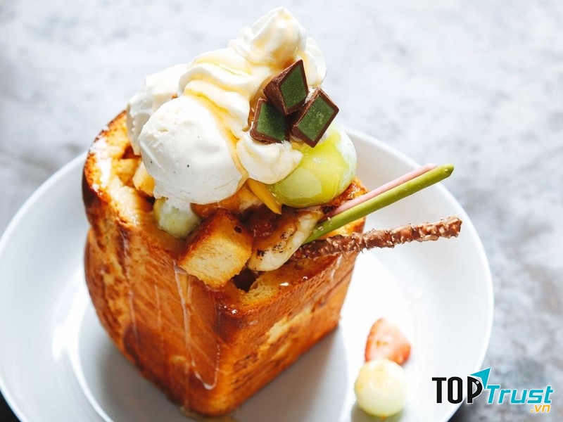 Bánh mì nướng có viên kem
