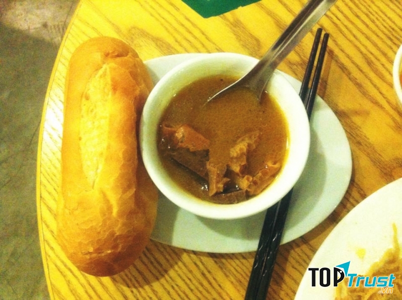 Bánh mì phá lấu Giang Văn Minh