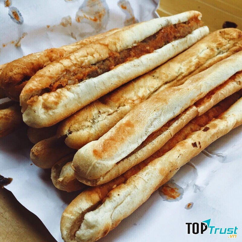 Món bánh mì que bà Lan đậm đà và ngon không cưỡng lại được