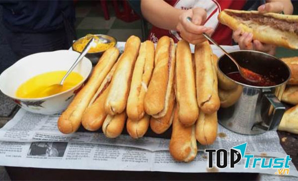 Bánh mì que pate Huỳnh Tịnh