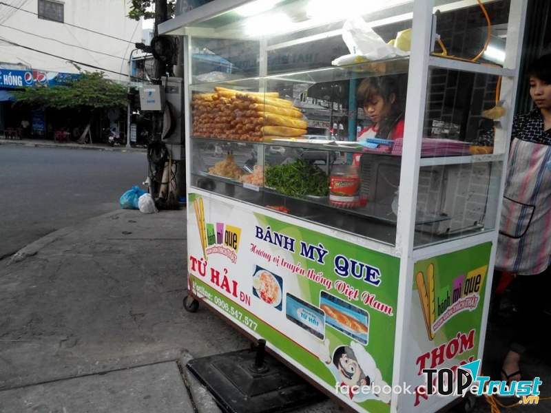 Bánh mì que Tứ Hải