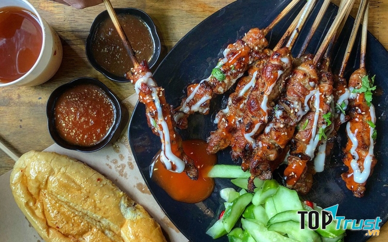 Bánh mì thịt xiên Hoàng Đức