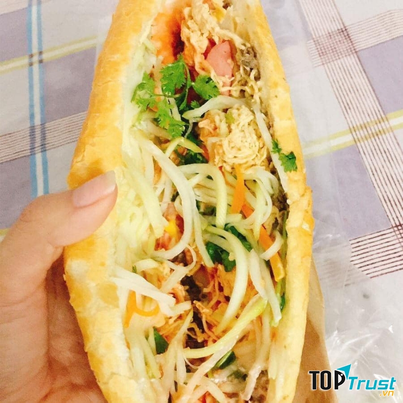 Bánh mì Vợ Ong Vàng