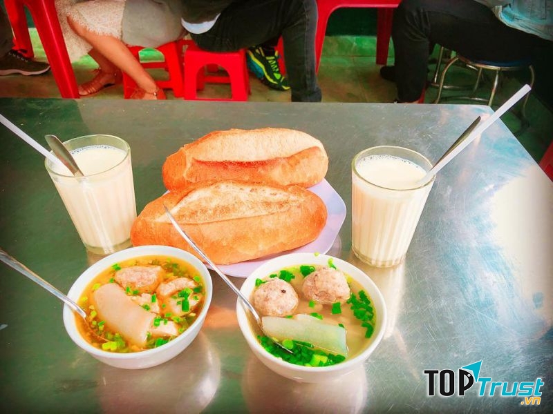Bánh mì Xíu Mại- Hoàng Diệu