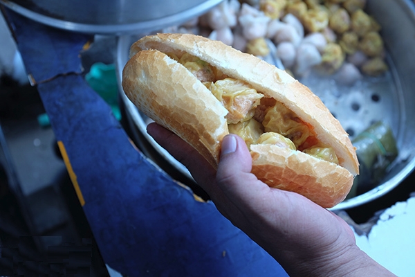 Bánh mì xíu mại khô