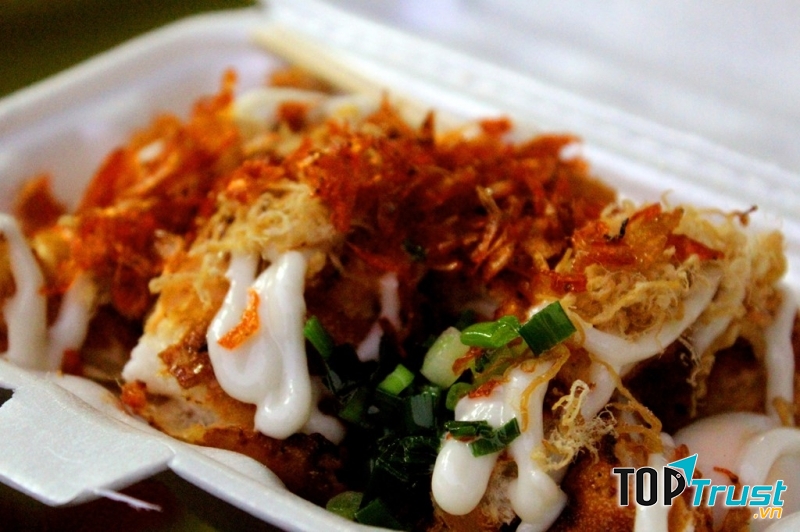 Bánh mì nướng muối ớt - màu sắc bắt mắt