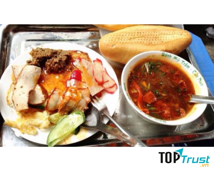 Bánh mì sốt vang Đình Ngang - Hàng Bông