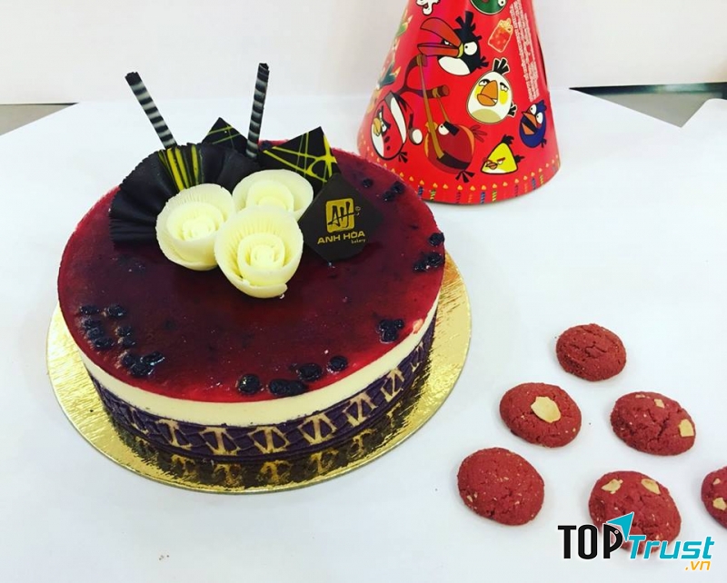 Không gian được bố trí trang nhã với tông màu ấm cúng, rộng rãi và thoáng mát