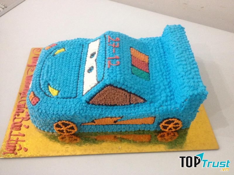 Chiếc bánh sinh nhật của Bánh ngọt Pháp Nhất Trung rất cầu kì