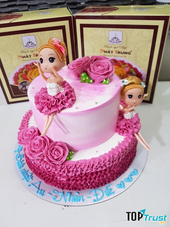 Chiếc bánh sinh nhật của Bánh ngọt Pháp Nhất Trung rất cầu kì