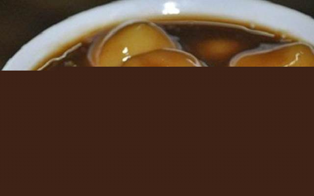 Khi dừng chân đến vùng đất này, bạn hãy tự làm hài lòng mình bằng món bánh nhè.