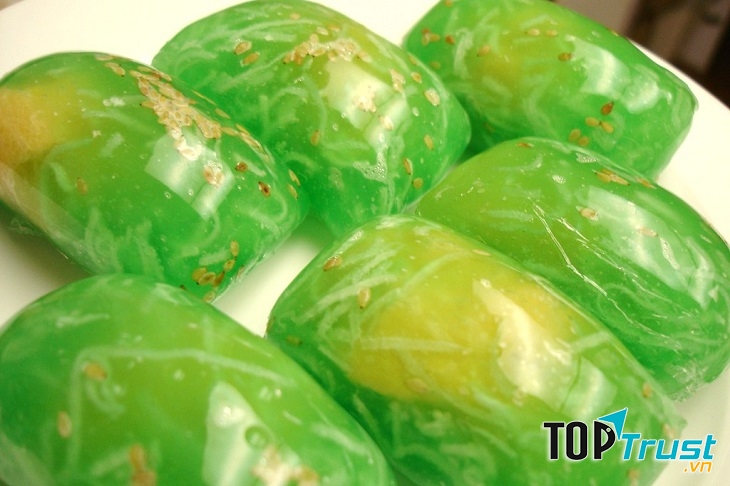 Bánh phu thê hay còn gọi là bánh xu xê là một loại bánh ngọt cổ truyền của Việt Nam