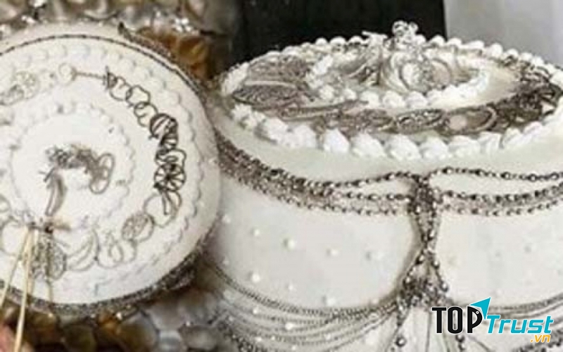 Bánh Platinum – Giá 130.000USD