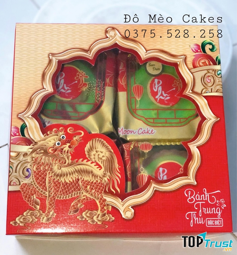 Mỗi hộp thường được đóng gói 4 chiếc bánh.