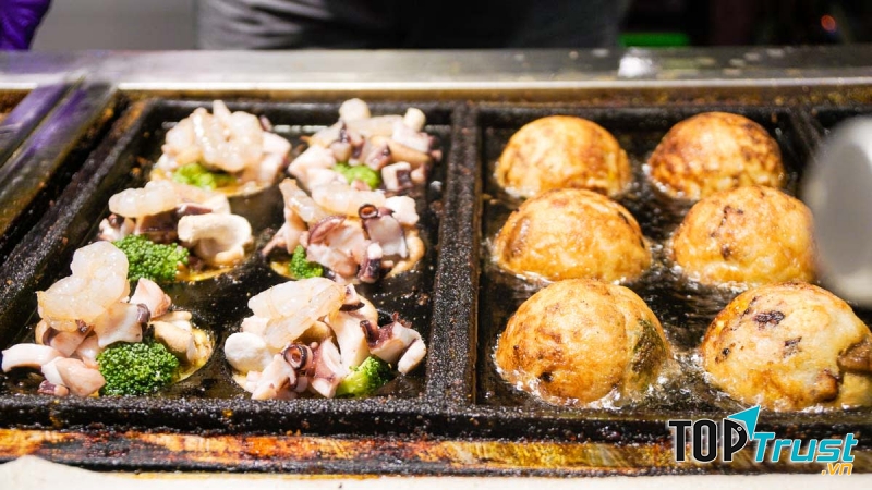 Bánh Takoyaki Khổng Lồ