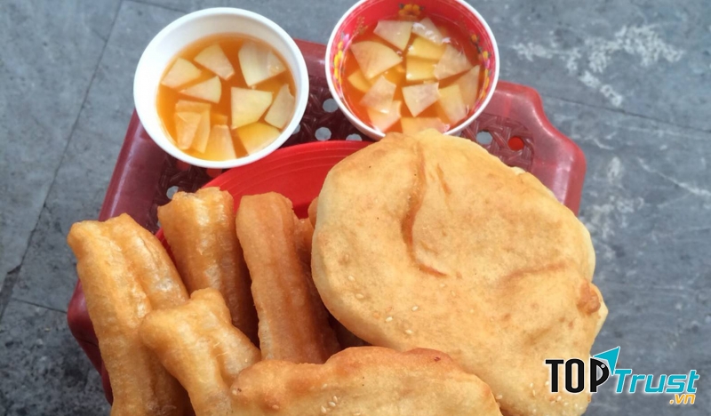 Bánh tiêu ngõ 65 Đường Thành