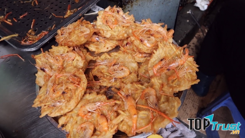 Quán bánh tôm Cô Ầm