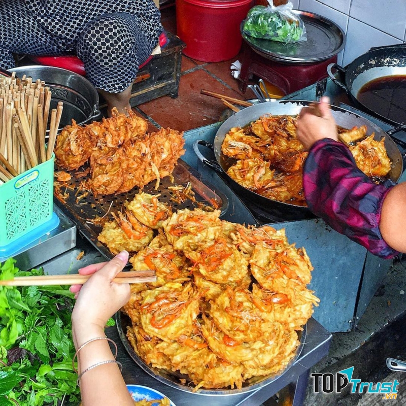 Quán bánh tôm Hàng Bồ
