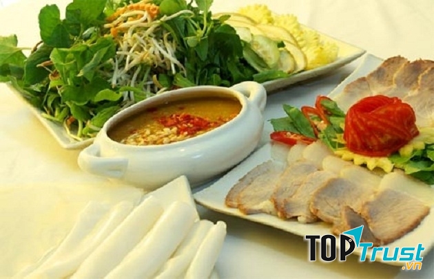 Bánh tráng cuốn thịt heo