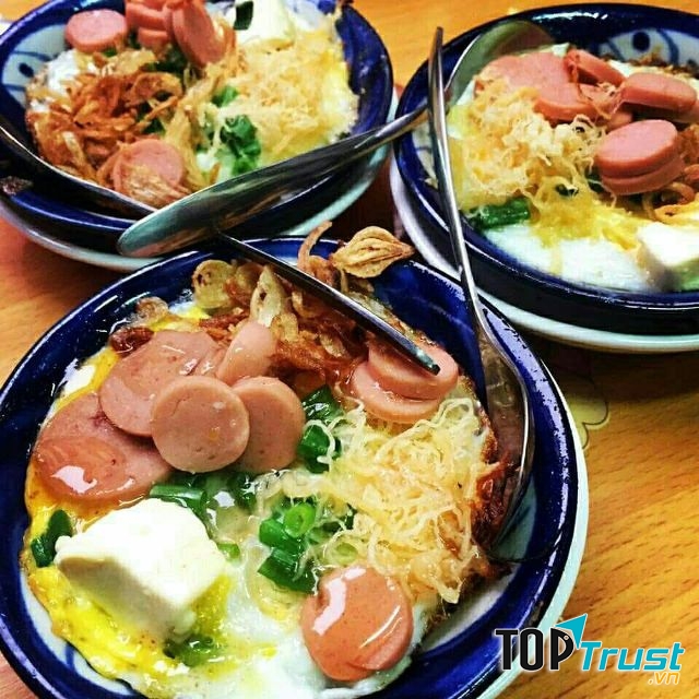 Bát trứng đầy ụ