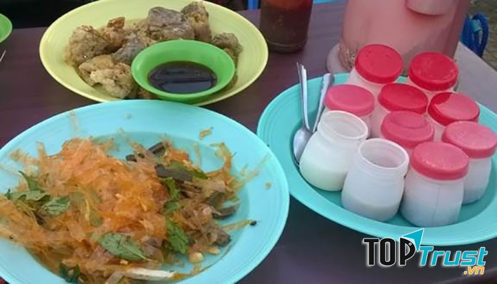 Bánh tráng trộn Cô Tưởng